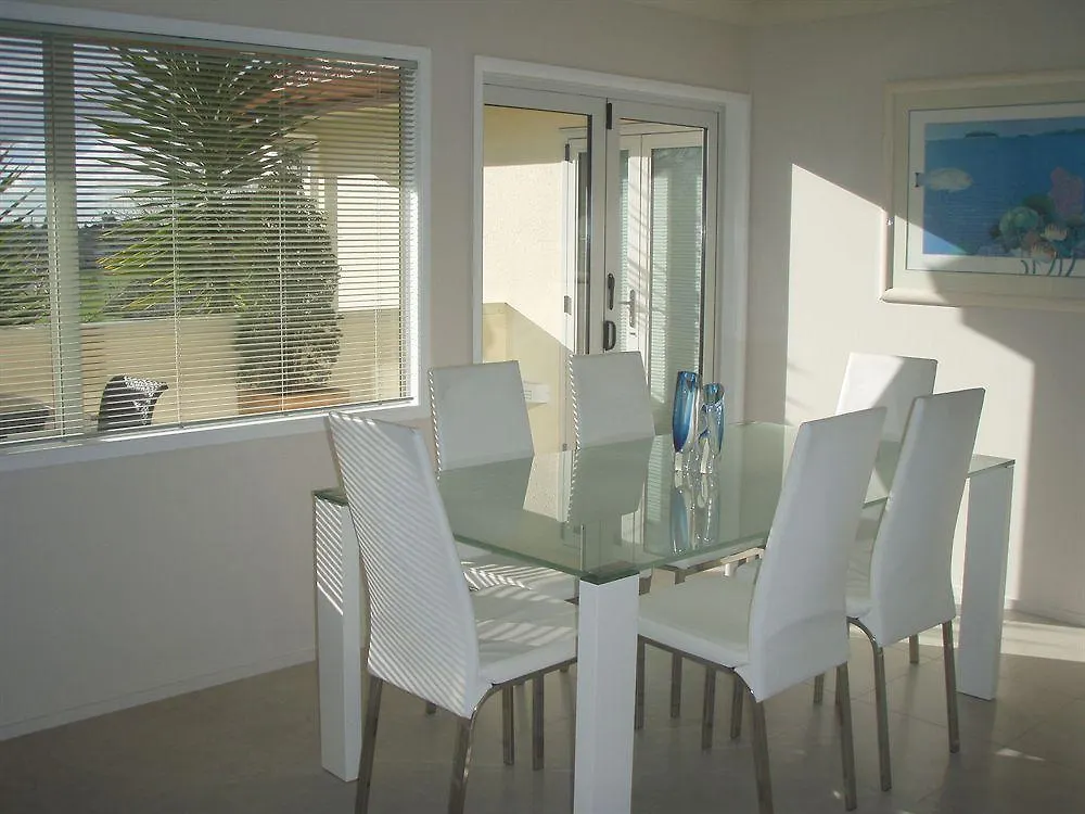 לינה וארוחת בוקר טאורנגה Seascape Villa B&B