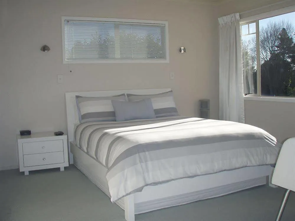 טאורנגה Seascape Villa B&B לינה וארוחת בוקר